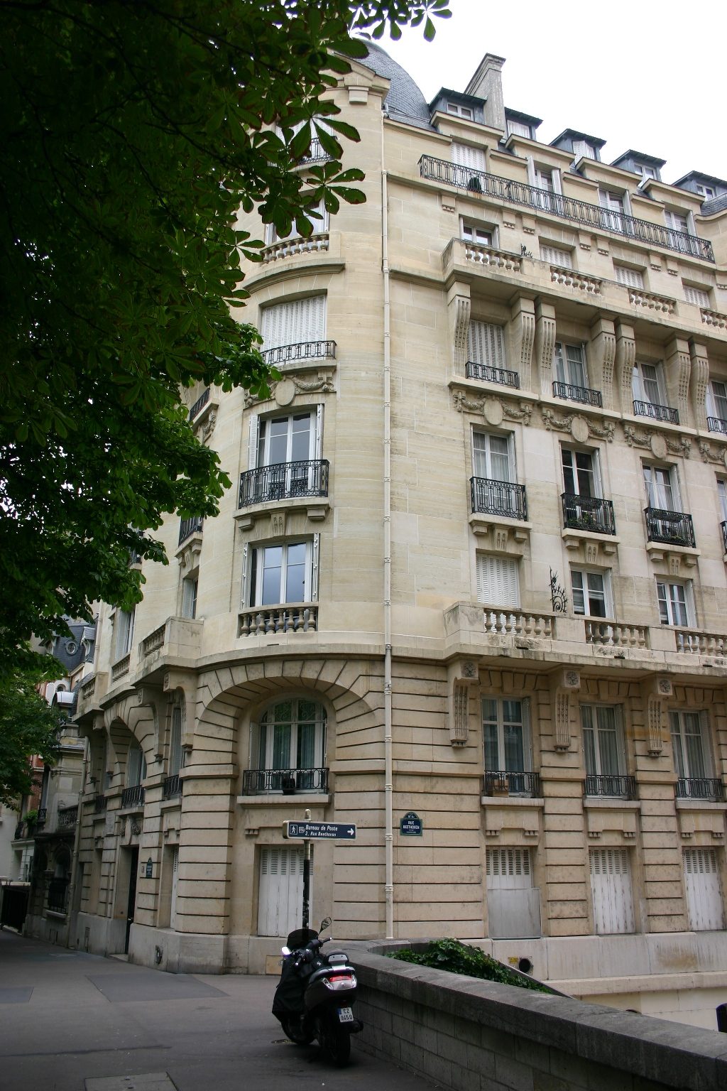 Etienne Jules Marey's last home, Paris (1).JPG